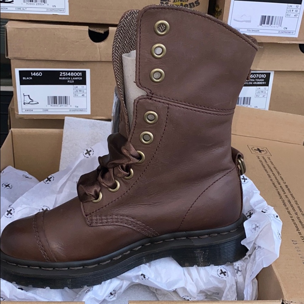 🔥Dr. Martens Aimilita 9-Eye Toe Cap Boot NWT - Picture 13 of 15